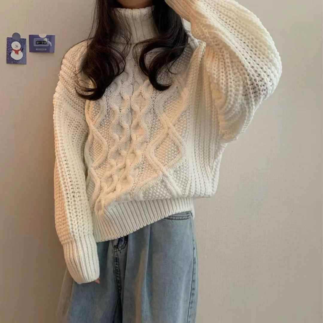 Enlarged Cable Knit Patterned Sweater