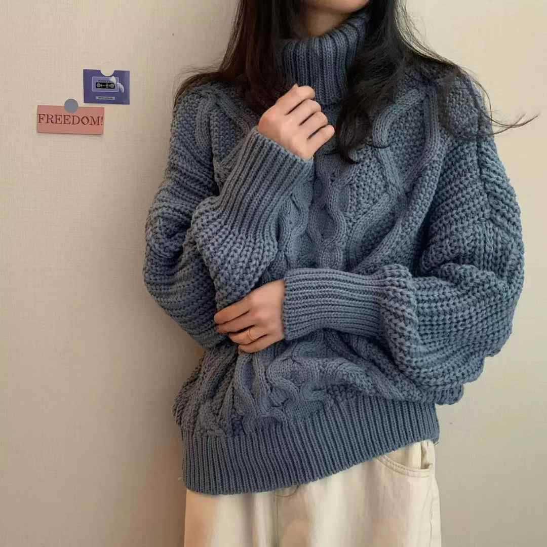 Enlarged Cable Knit Patterned Sweater